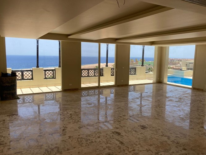4 BR Penthouse of Prime Location with Pool - 70